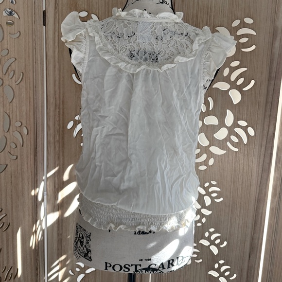 Women’s Off White Button Down Lace Detail Button Down Ruffle Sleeve Top - Picture 2 of 2